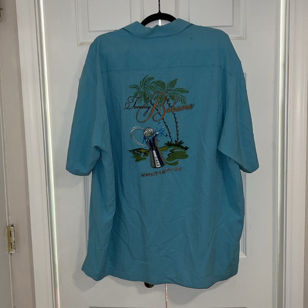 🎆Tommy Bahama Silk Golf theme Button up